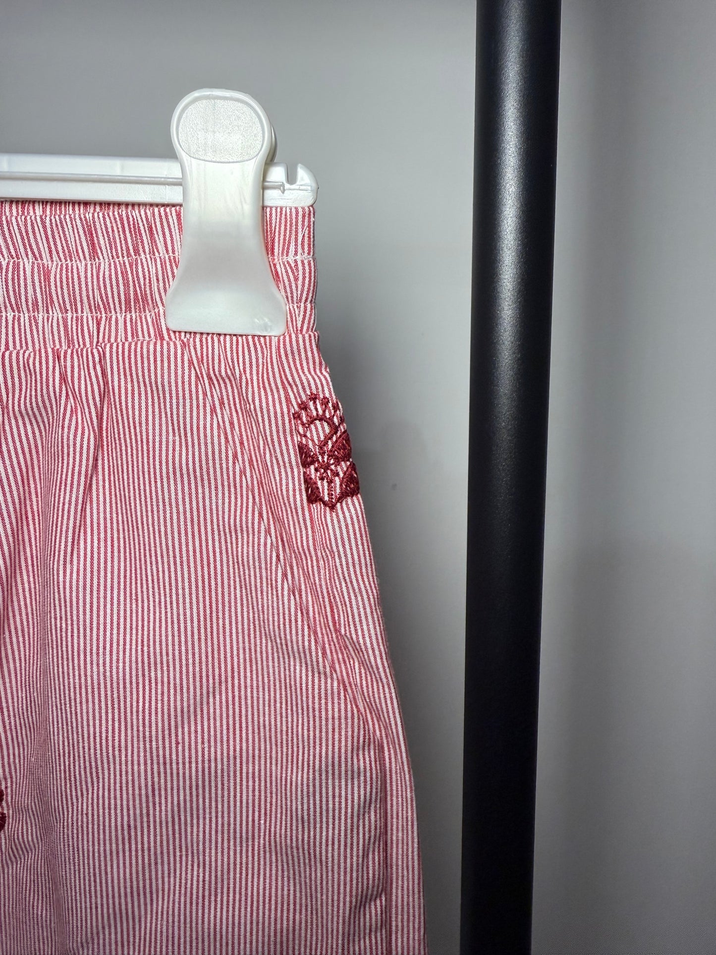 shorts red