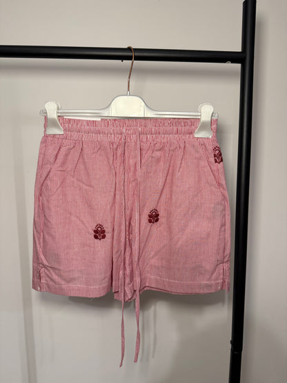 shorts red